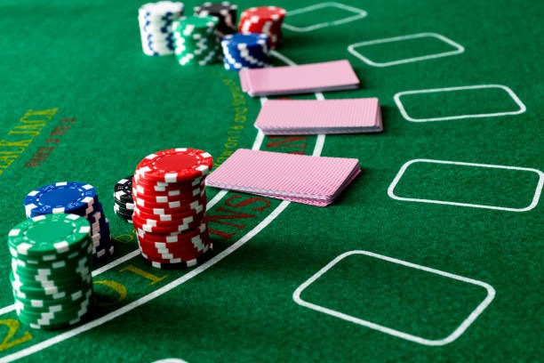 Slot game interface and reel mechanics